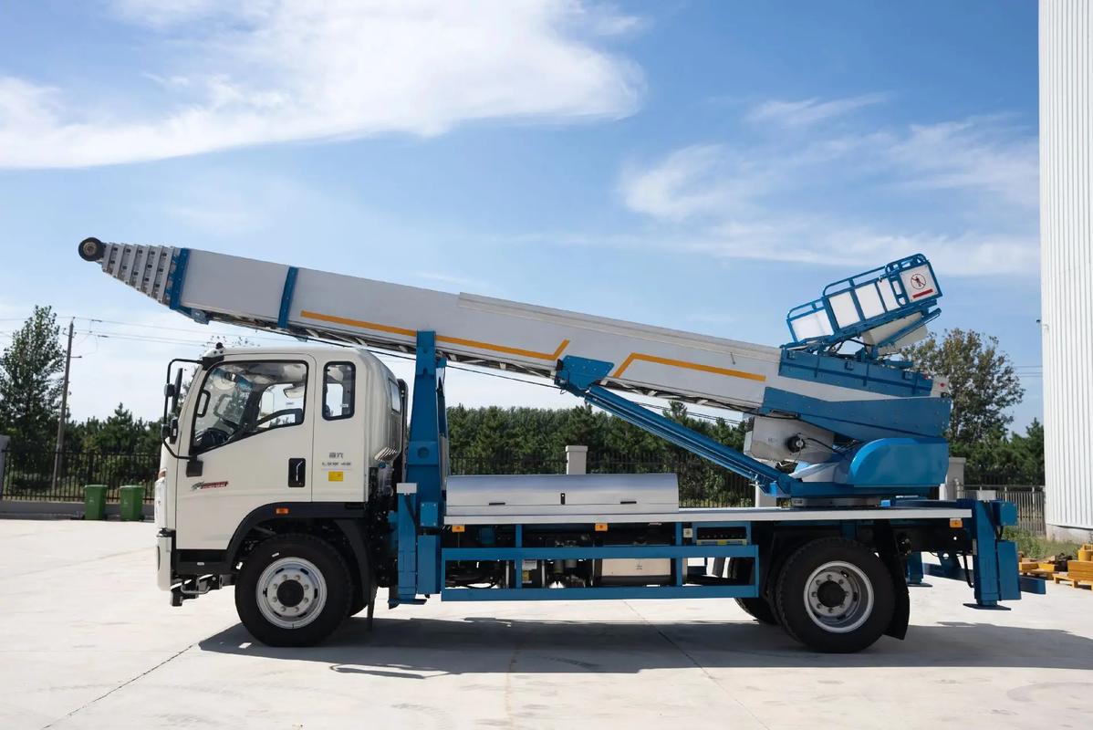 无锡梁溪云梯上料车租赁费用